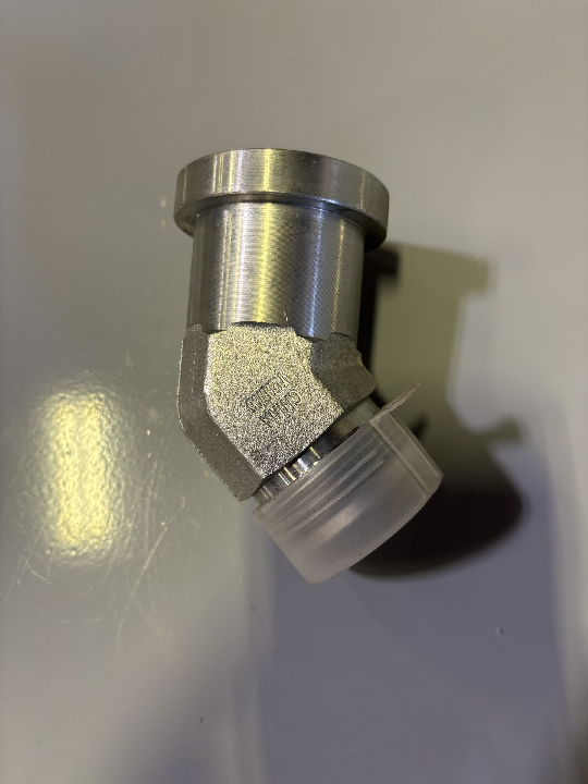 45 DEG ADAPTER 20 JIC - 20 FLANGE CODE 62