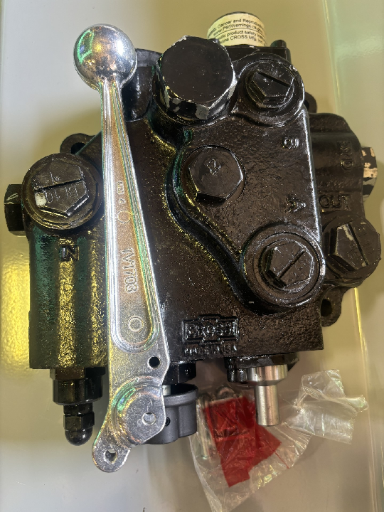 VALVE 3 POSITION 4-WAY W/FLOW CONTROL (623-0003)