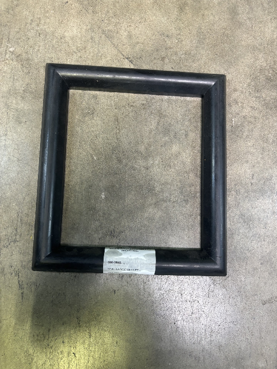 SEAL LARGE OUTLET (690-0848)