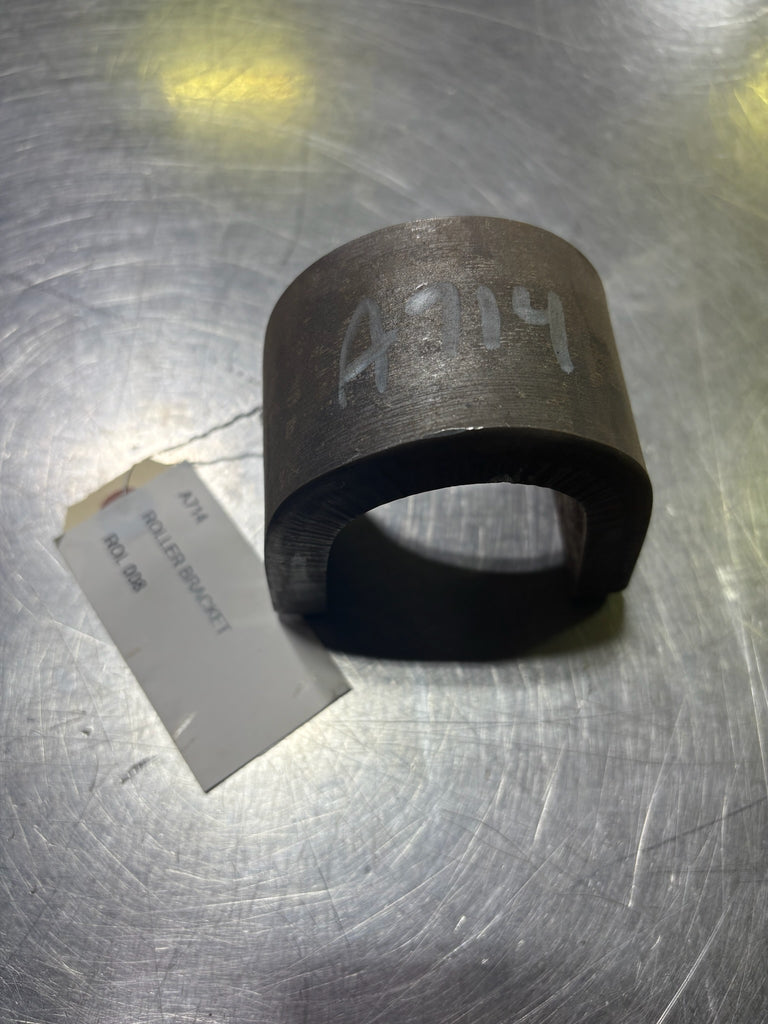 ROLLER BRACKET (A714)