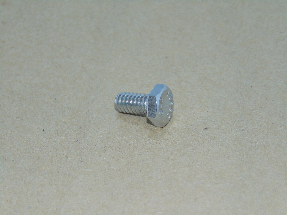 CAPSCREW (QUB01910)