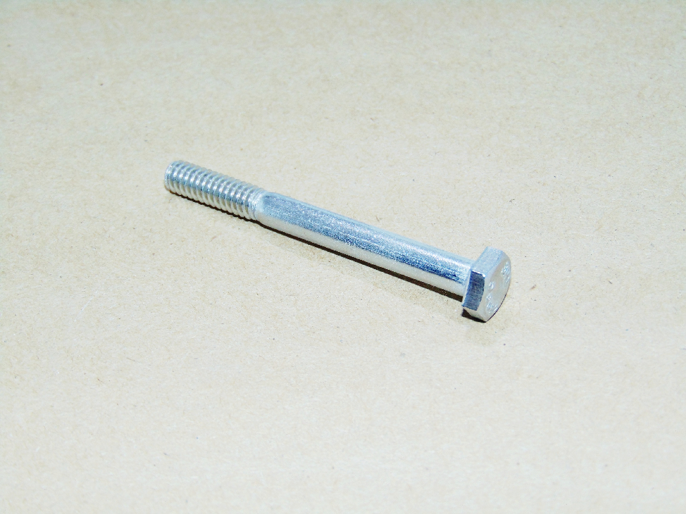 CAPSCREW (QUB02405)