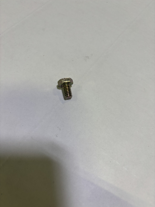 CAPSCREW (QUB02600)