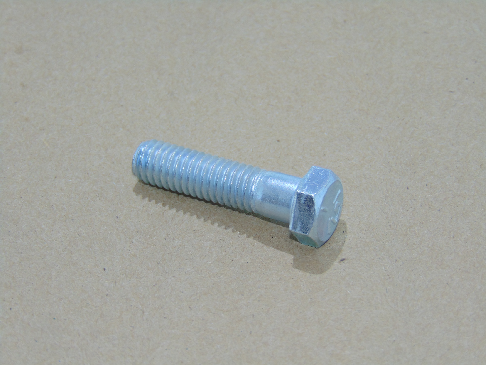 CAPSCREW (QUB03600)