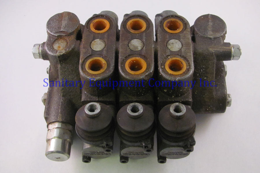 IILLUSTRATIVE IMAGE OF 3 SPOOL CONT. VALVE NEW STYLE